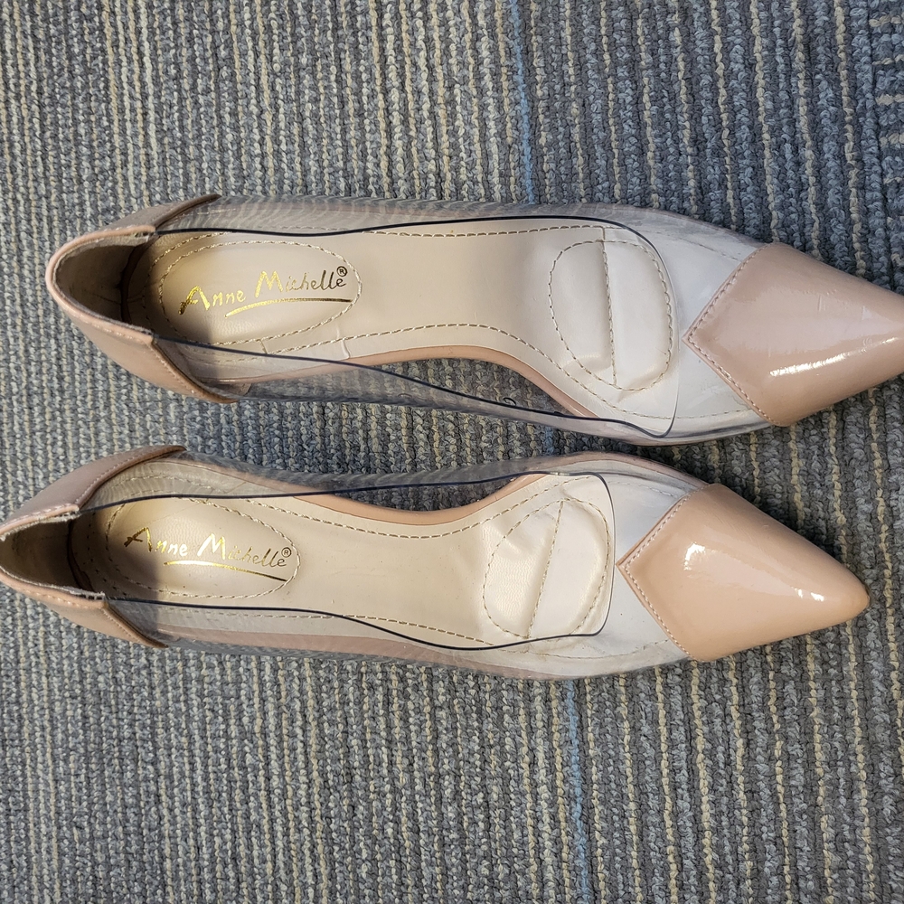 Anne Michelle Women's Beige and Cream Pointed Toe Heels